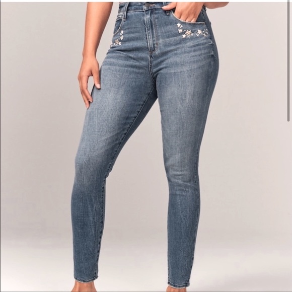 Abercrombie & Fitch Midrise Embroidered Skinny Jeans - Picture 1 of 16